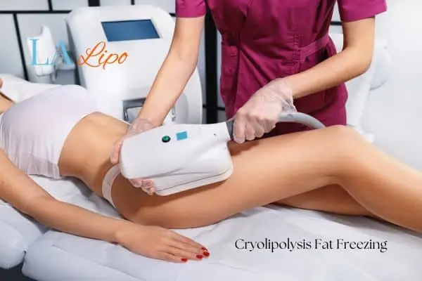 Woman receiving coolsculpting North Kensington treatment on her thighs